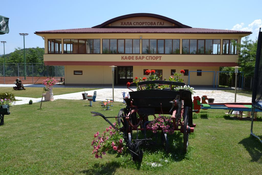 Hotel Ravni Gaj Knic 외부 사진