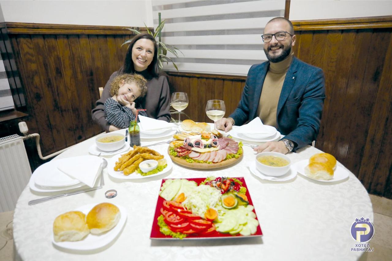 Hotel Ravni Gaj Knic 외부 사진