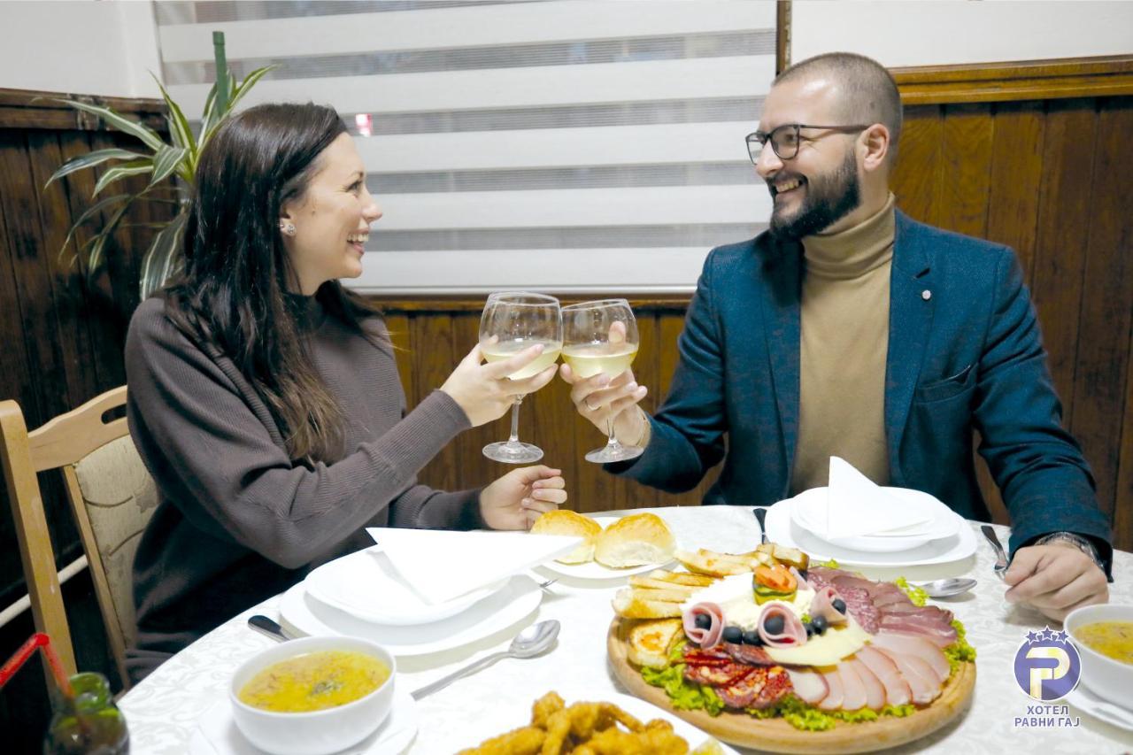 Hotel Ravni Gaj Knic 외부 사진
