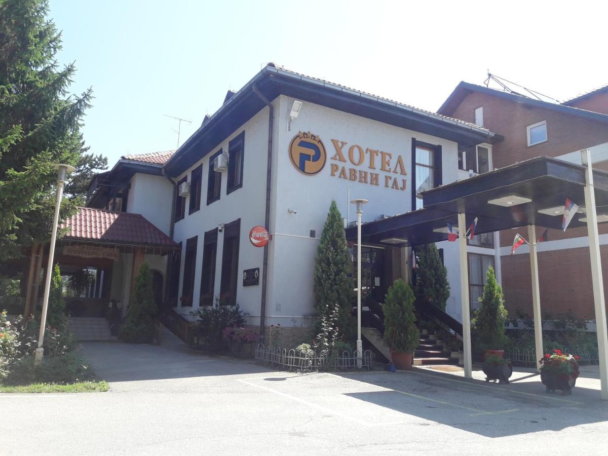 Hotel Ravni Gaj Knic 외부 사진