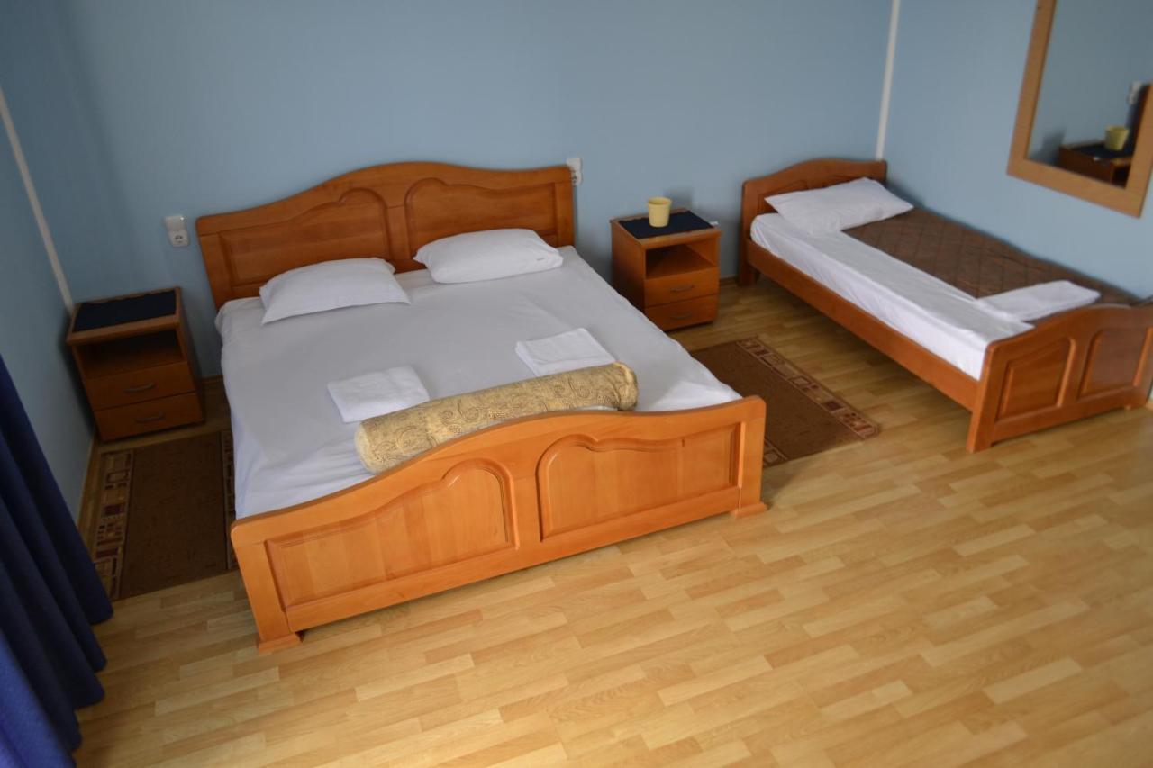 Hotel Ravni Gaj Knic 외부 사진