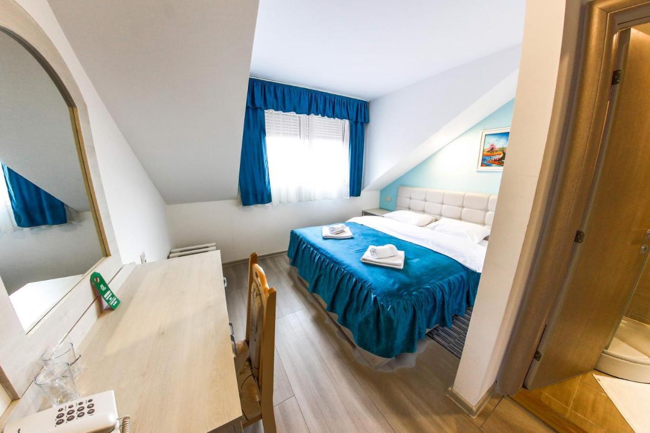 Hotel Ravni Gaj Knic 외부 사진