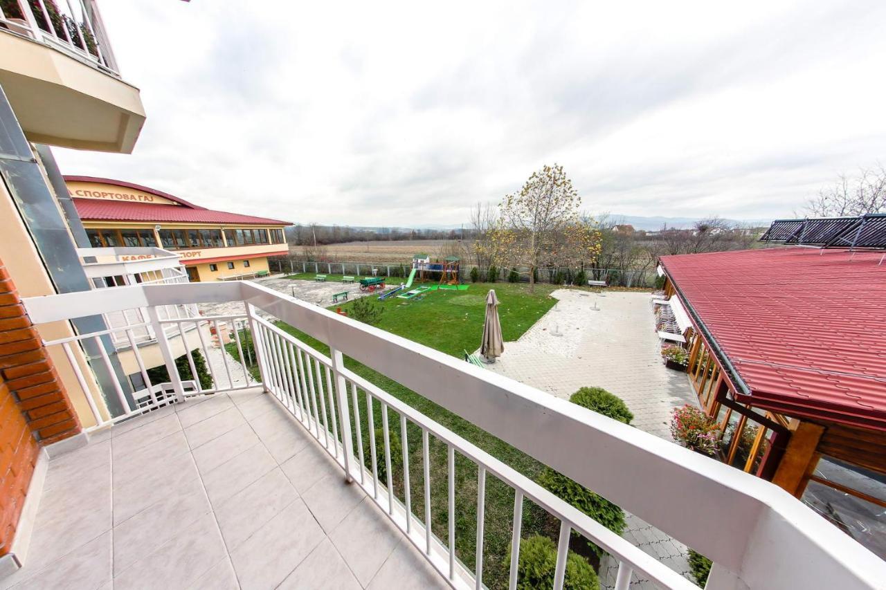 Hotel Ravni Gaj Knic 외부 사진